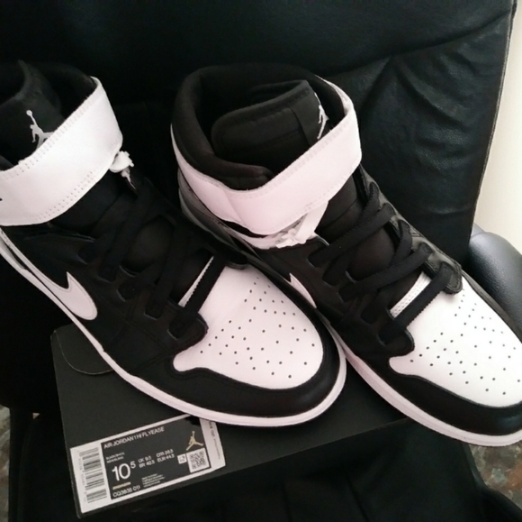 Nike Jordan Hi Flyease - Picture 1 of 8